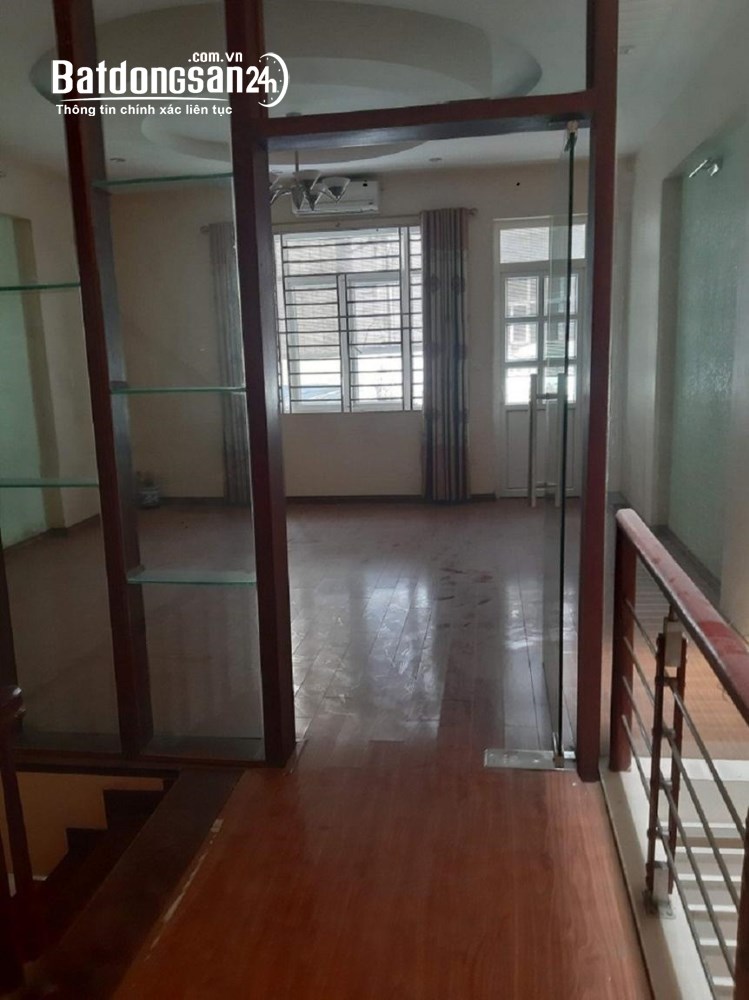 Nhà ngõ 92 phố Nguyễn Khánh Toàn. Diện tích 70m2 x 5 tầng mặt tiền 4,5m,ngõ rộng 8m 