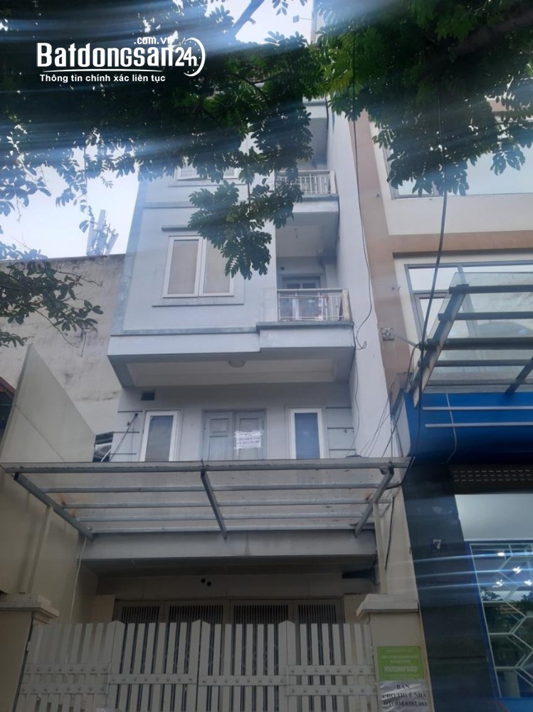 Nhà ngõ 92 phố Nguyễn Khánh Toàn. Diện tích 70m2 x 5 tầng mặt tiền 4,5m,ngõ rộng 8m 