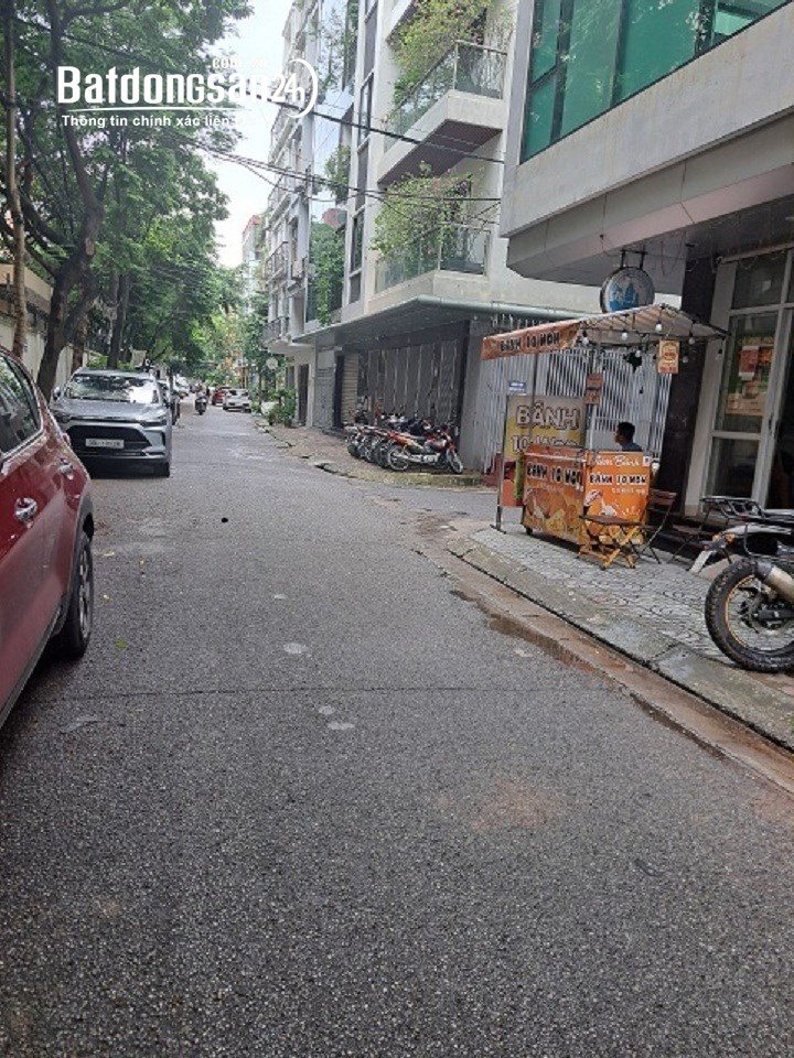 Cho thuê nhà ngõ 1 phố Phạm Tuấn Tài - Dt 55m2 x 4 tầng ô tô đậu cửa