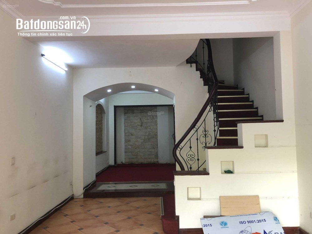 Cho thuê nhà ngõ 68 đường Trung Kính, Diện tích 80m2 x 4 tầng mặt tiền 5m