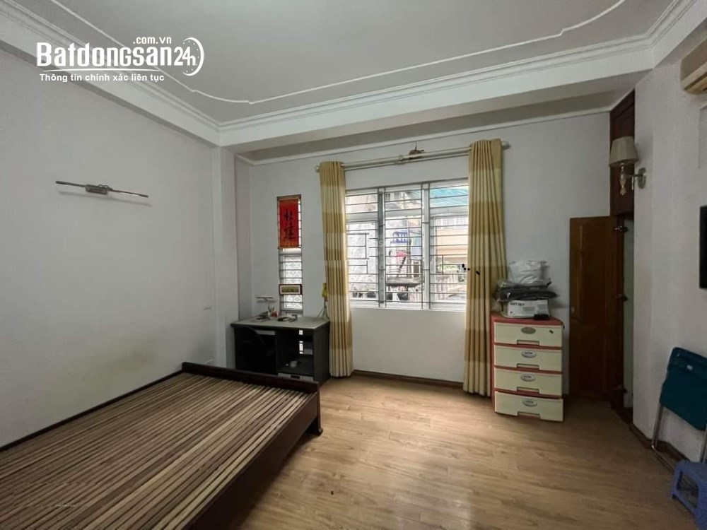 Cho thuê nhà ngõ 68 đường Trung Kính, Diện tích 80m2 x 4 tầng mặt tiền 5m