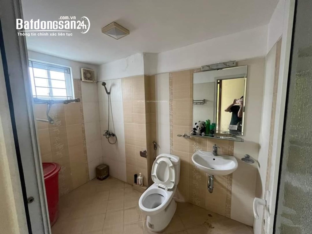 Cho thuê nhà ngõ 68 đường Trung Kính, Diện tích 80m2 x 4 tầng mặt tiền 5m