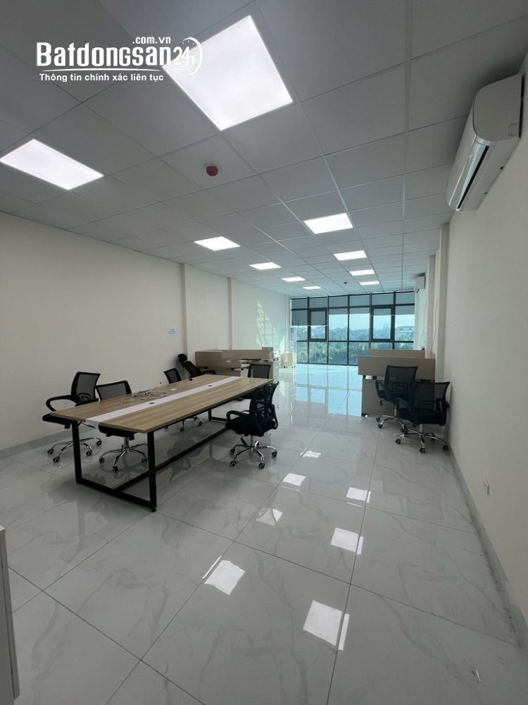 Nhà mặt ngõ 88 phố Trung Kính. Dt 80m2 x 6 Tầng thông  có Thang Máy đủ điều hòa