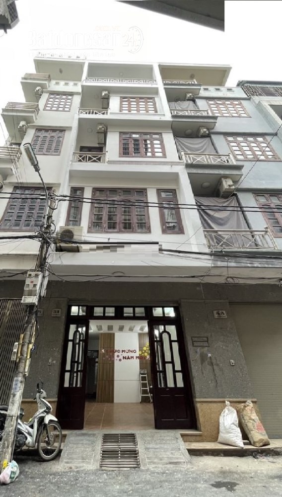 Cho thuê nhà ngõ 143 Phố Trung Kính, Diện tích 52m x 5 tầng, măt tiền 4m, đường 8m