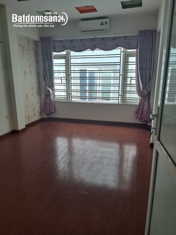 Cho thuê nhà ngõ 143 Phố Trung Kính, Diện tích 52m x 5 tầng, măt tiền 4m, đường 8m