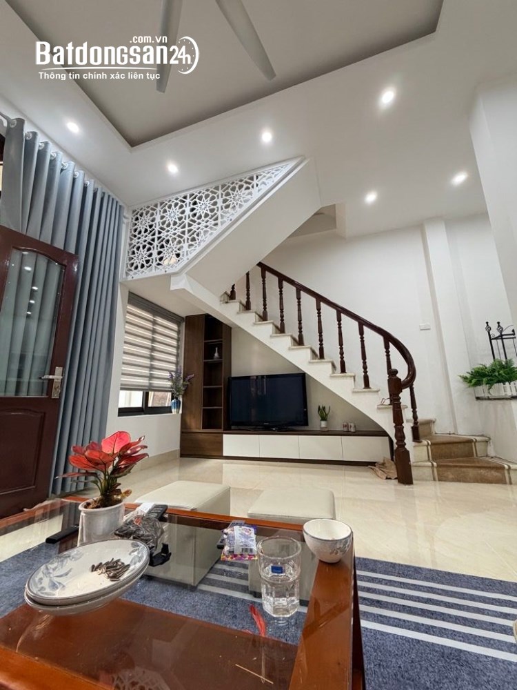 Bán nhà Lê Văn Hiến 55m lô góc 4 tầng – Ô tô kinh doanh, giá 12 tỷ “Đáng đầu tư”