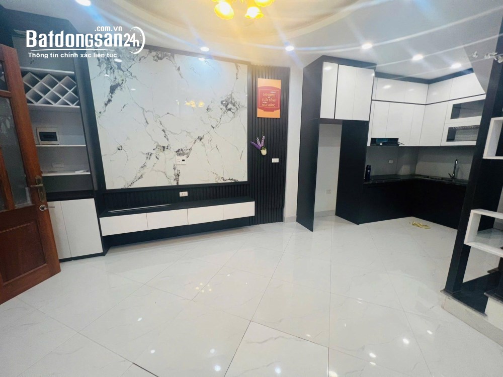 Cho thuê nhà ngõ 322 Mỹ Đình, Nam Từ Liêm MỚI XÂY, 20M RA OTO 33m x 5T giá 13TR
