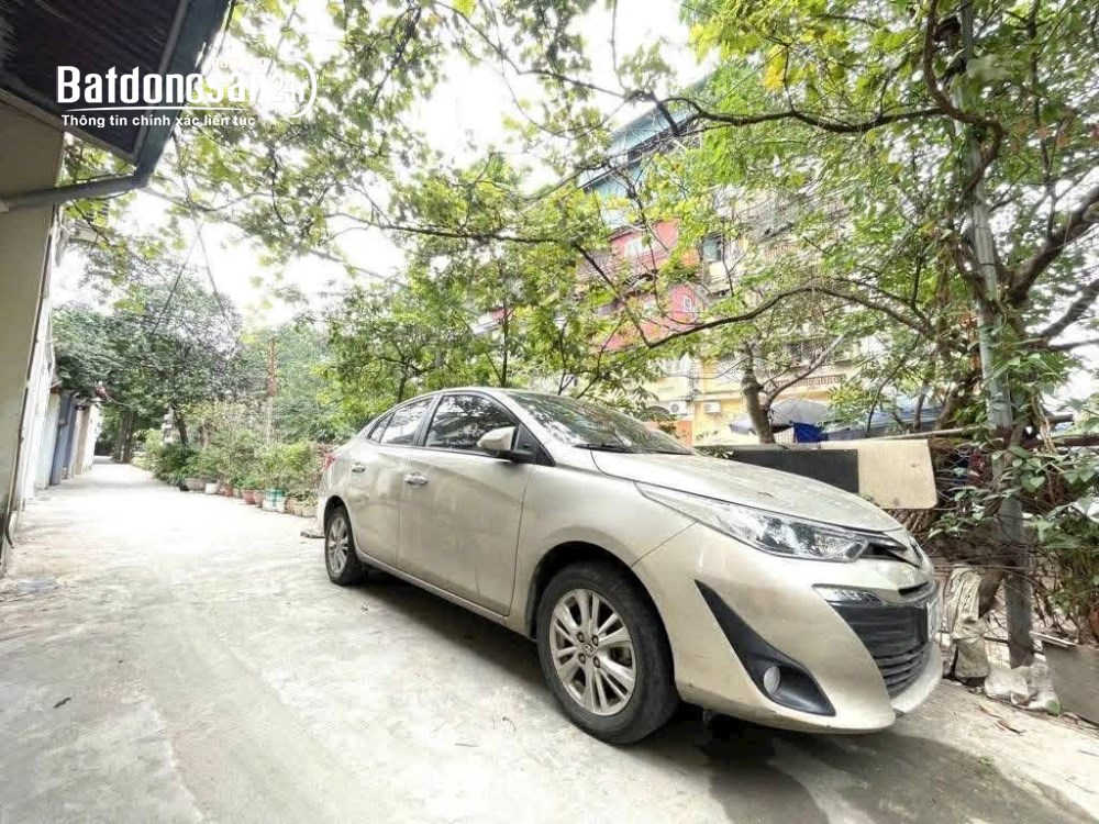 Bán đất Đông Ngạc 42m gần sân bóng – 10m ra ô tô – Vị trí hiếm  – 6 tỷ