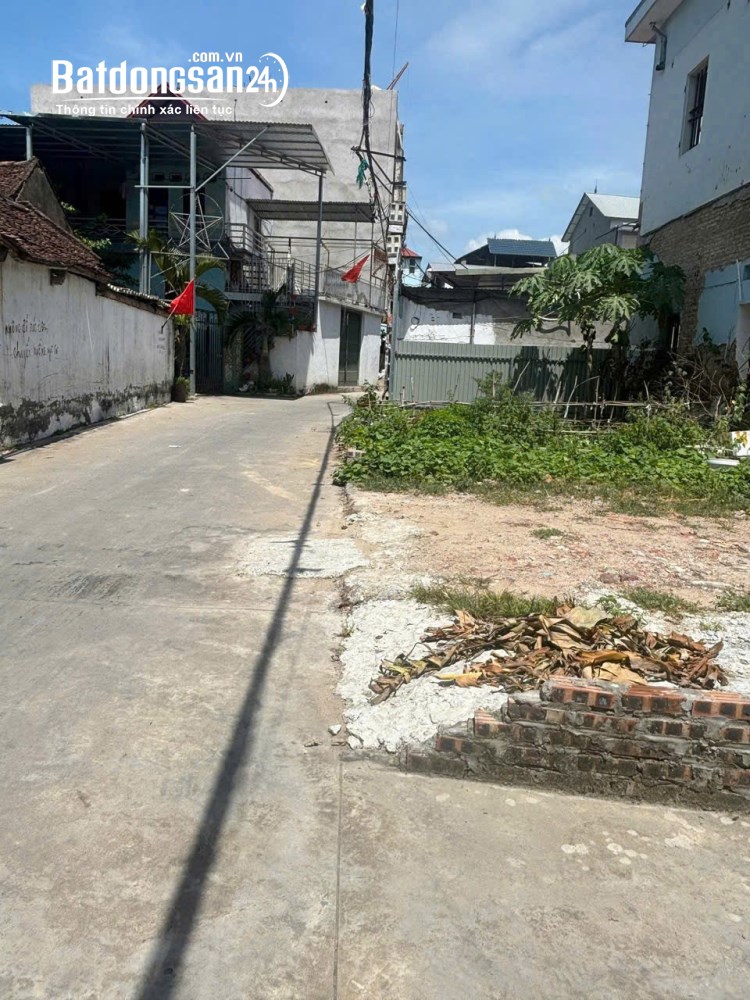 Bán Lô góc 2 mặt tiền tại thôn Trung - Nội Hoàng - Yên Dũng, Phường Tân Tiến, 2,98 tỷ