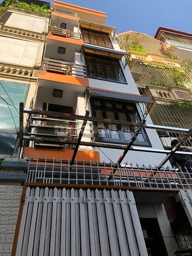 Cho thuê nhà ngõ 1 phố Đông Quan, Diện tích 55m2 x 5 tầng có nội thất, ô tô đậu cửa