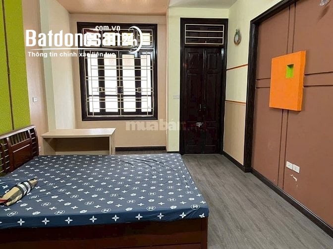 Cho thuê nhà ngõ 1 phố Đông Quan, Diện tích 55m2 x 5 tầng có nội thất, ô tô đậu cửa