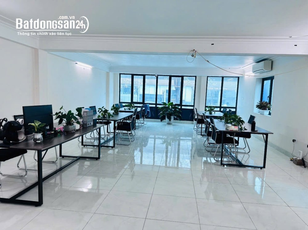 Nhà mặt phố Khúc Thừa Dụ - Diện tích 95m2 x 7 tầng xây thông, Thang Máy +điều hòa