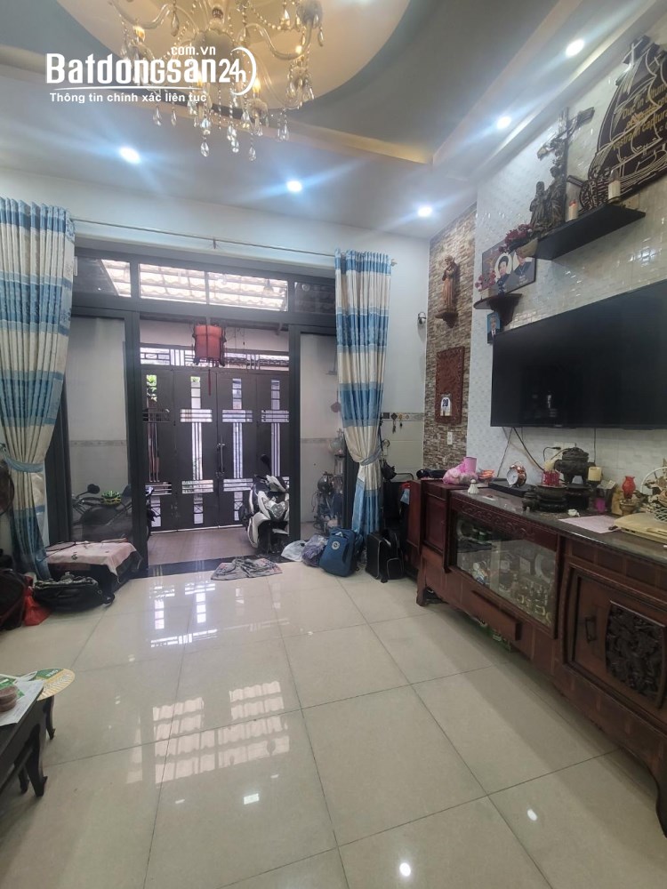 MT đường Lê Lai, Tân Bình, TPHCM; 5,7m x 12,2m, 4 tầng, 5 phòng ngủ, chỉ 10 tỷ