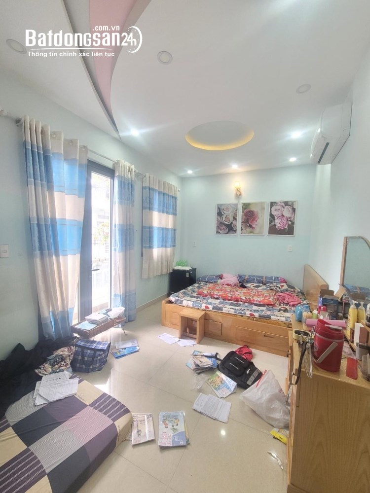 MT đường Lê Lai, Tân Bình, TPHCM; 5,7m x 12,2m, 4 tầng, 5 phòng ngủ, chỉ 10 tỷ