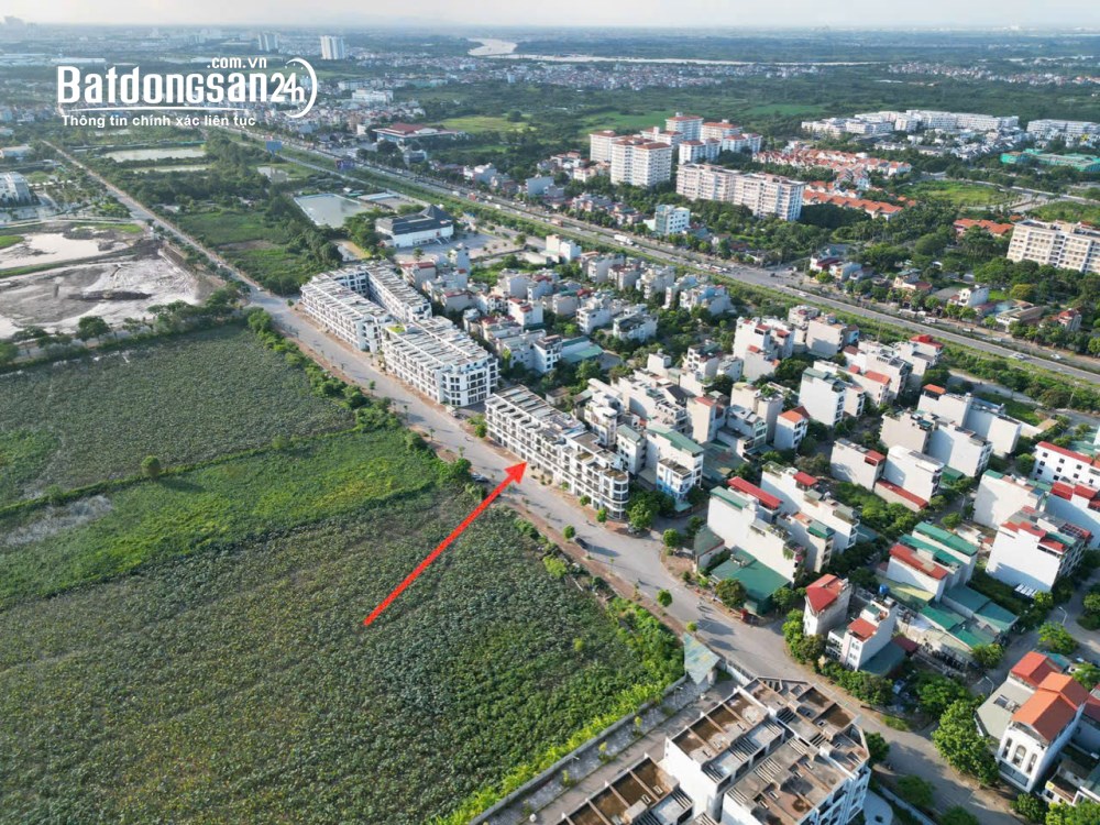 2x tỷ có tòa văn phòng 81m2, 5 tầng mặt phố 22m tại Trâu Quỳ, Gia Lâm.  Lh 0989894845
