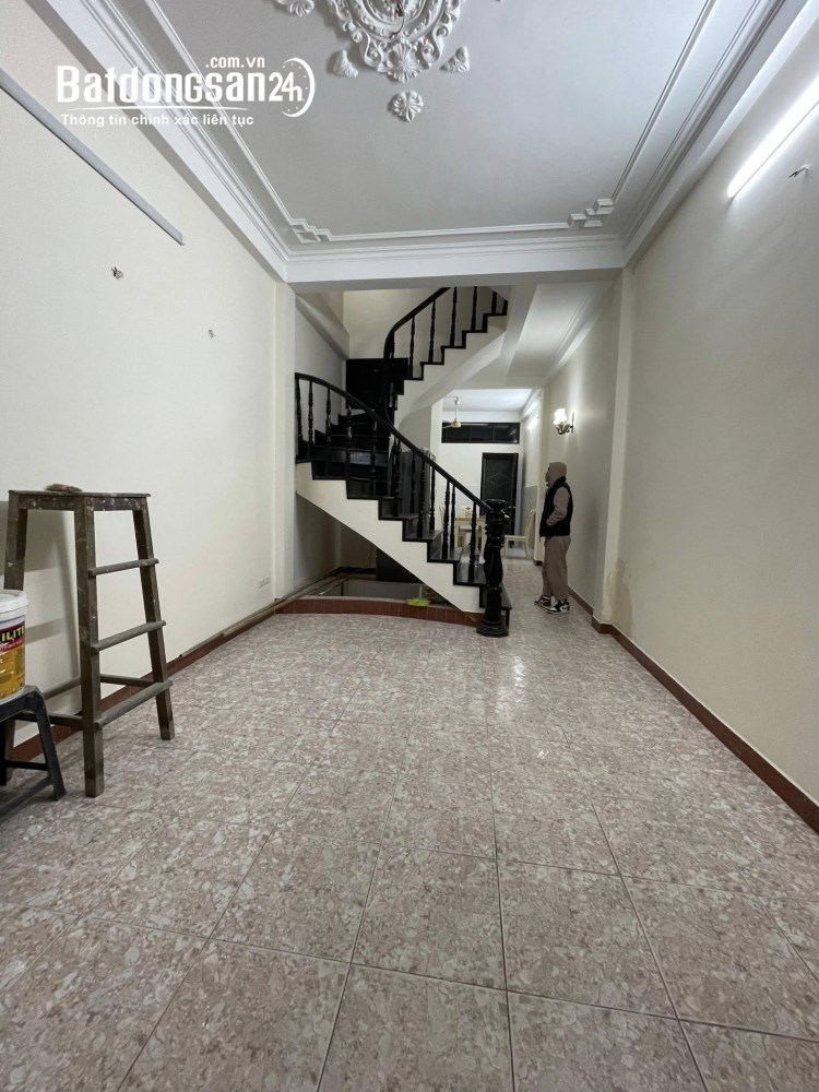 Nhà ngõ 9 phố Trần Quốc Hoàn, Diện tích 55m2 x 4 tầng 6 phòng, đường rộng 6m 