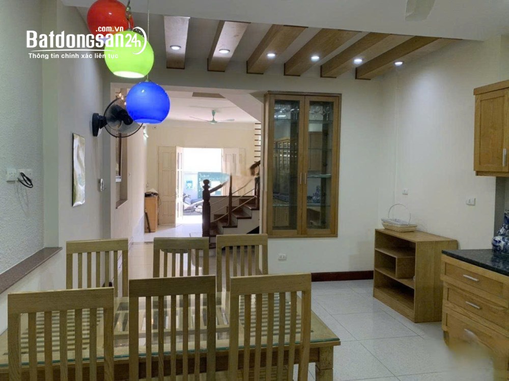 Cho thuê nhà riêng phố Chùa Láng, Đống Đa 80m x 5T giá 29 triệu  Ô TÔ TRONG NHÀ