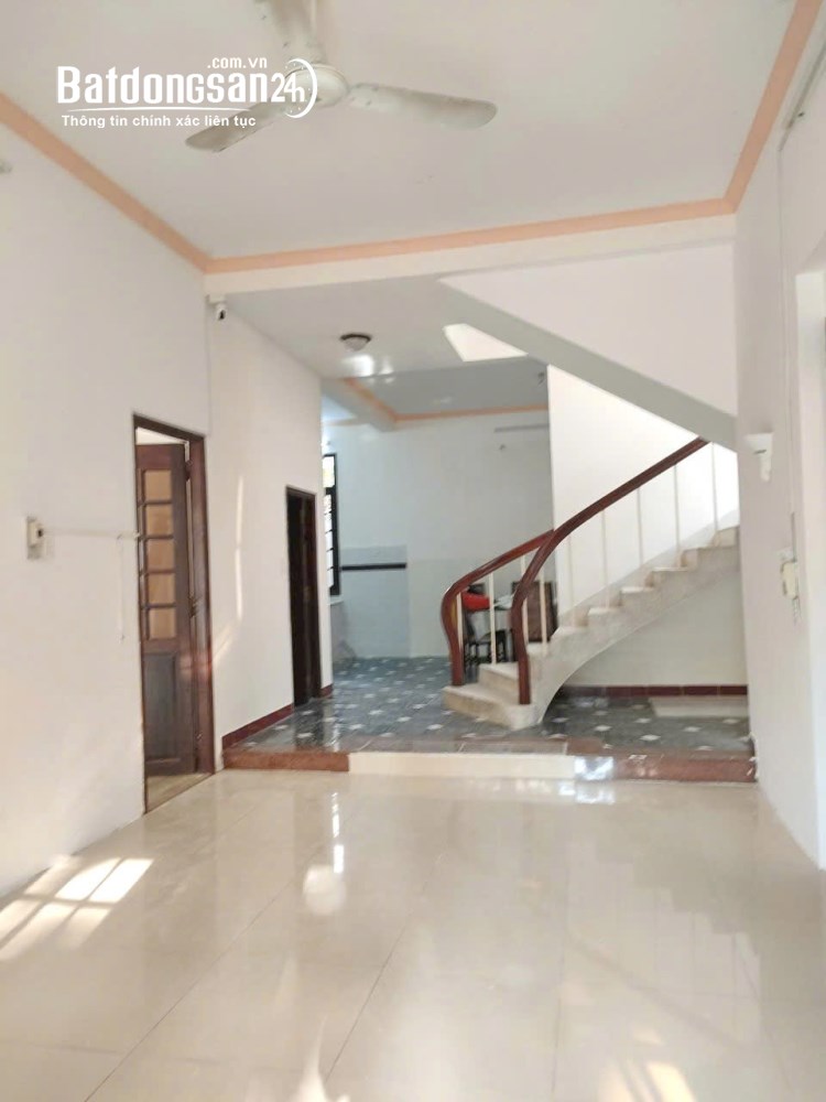 Chính chủ bán Biệt thự Hẽm Xe Hơi Bùi Văn Ba. Q7