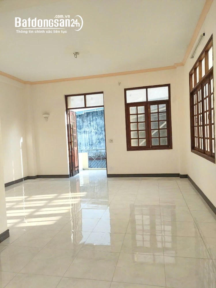 Chính chủ bán Biệt thự Hẽm Xe Hơi Bùi Văn Ba. Q7