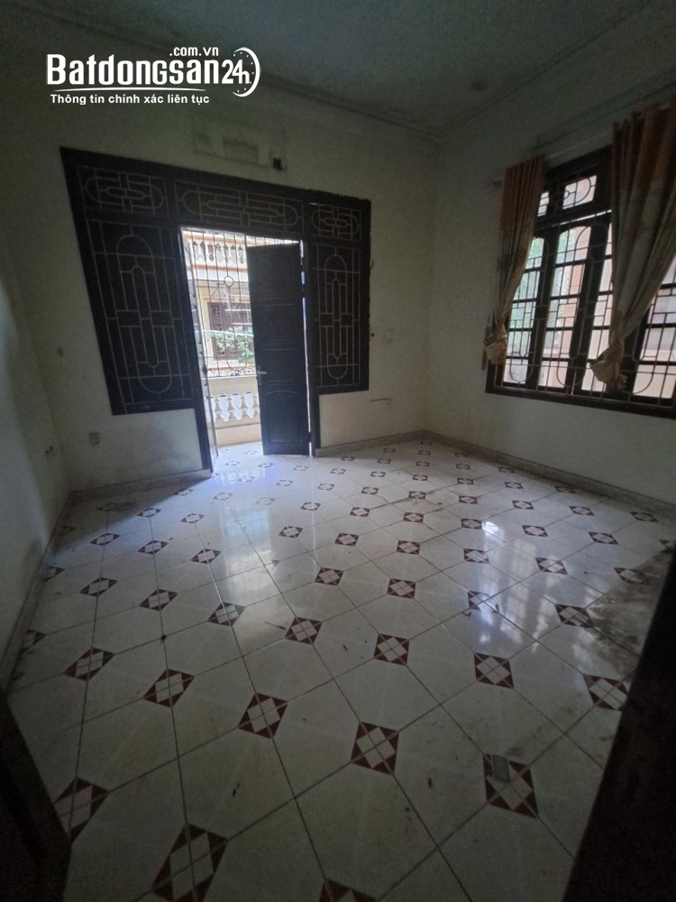 Cho thuê nhà ngõ 9 phố Trần Quốc Hoàn, Diện tích 52m2 x 4 tầng, 16 triệu/tháng