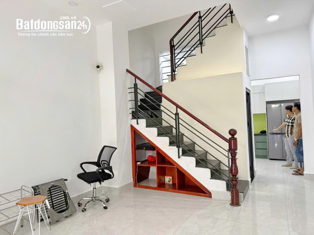 Nhà 3 tầng mặt tiền đường số 3 ngay chợ Tân Mỹ Q7 kinh doanh sầm uất