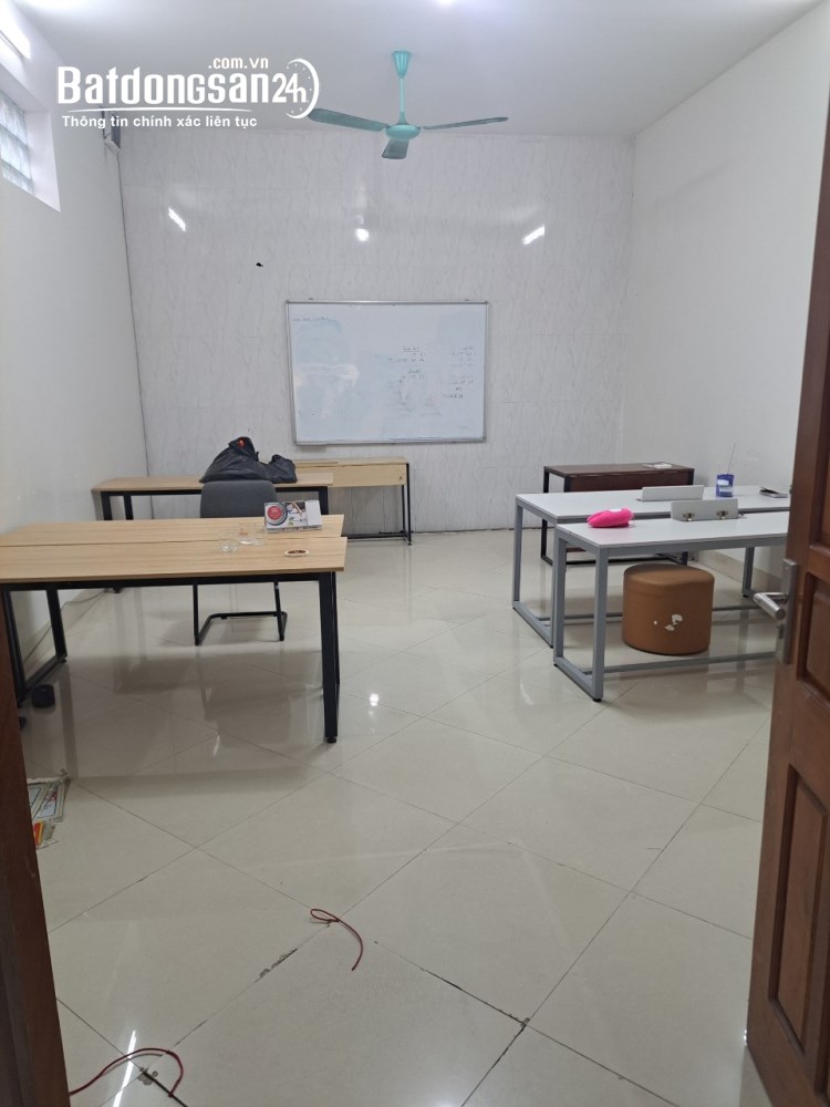 Nhà ngõ 118 phố Nguyễn Khánh Toàn, Diện tích 100m2 x 6 tầng có Thang máy đủ ĐH, NL