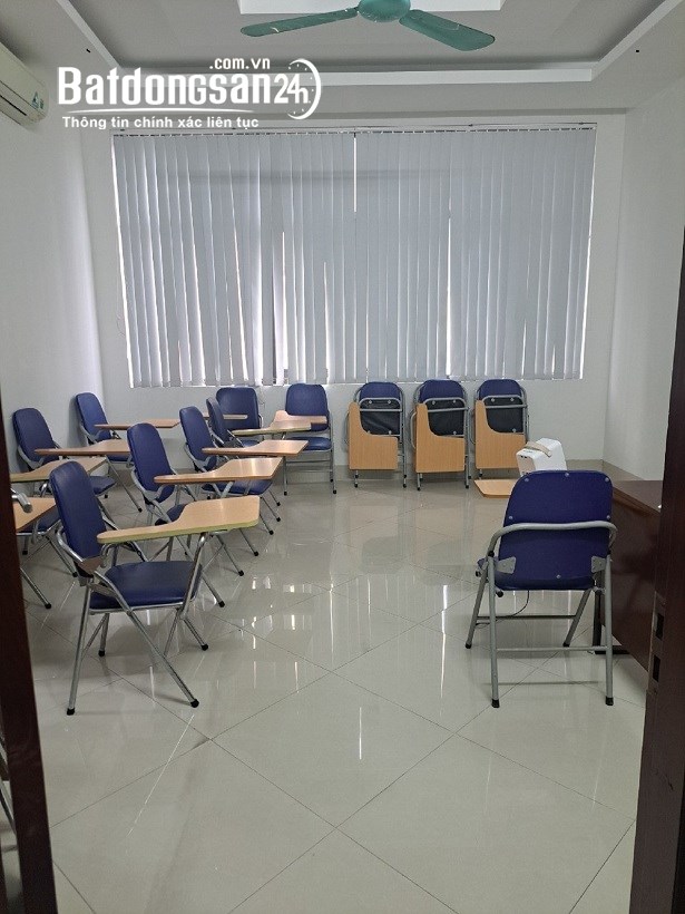 Nhà ngõ 118 phố Nguyễn Khánh Toàn, Diện tích 100m2 x 6 tầng có Thang máy đủ ĐH, NL