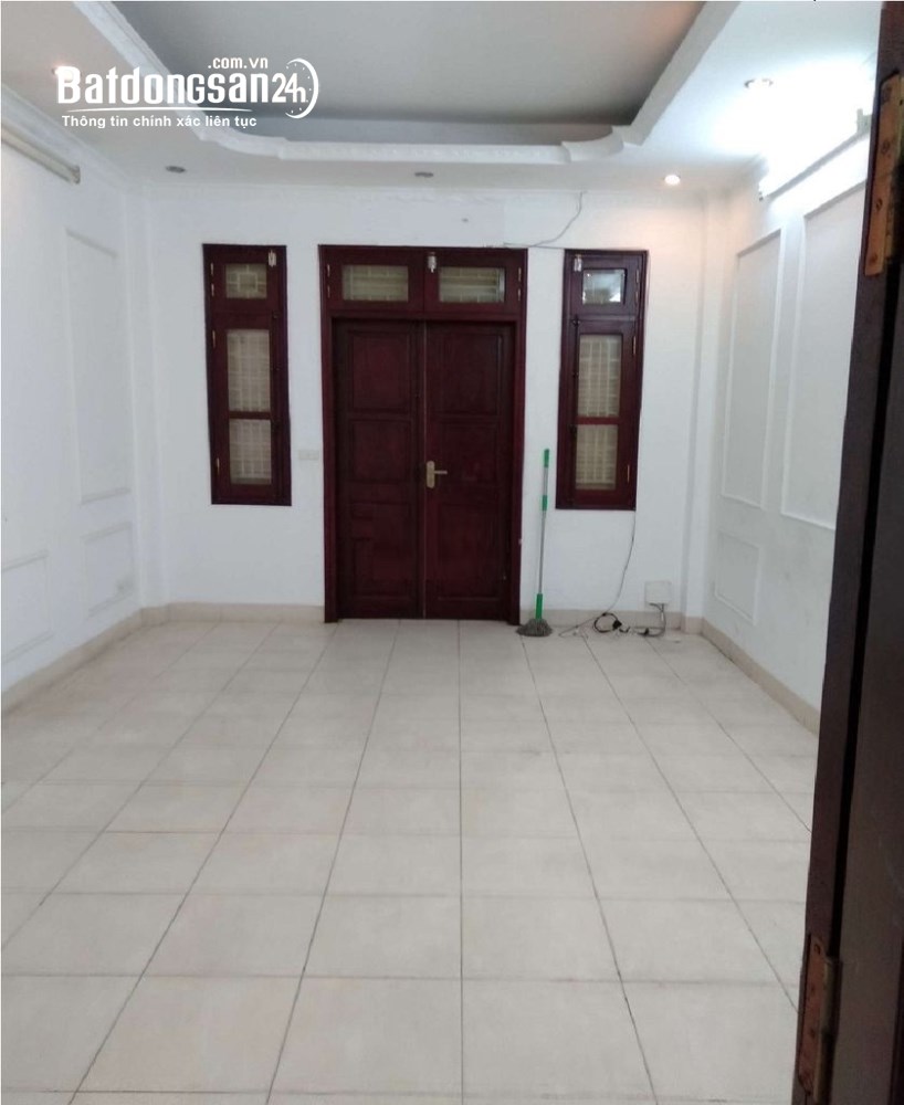 Nhà ngõ 20 phố Nghĩa Đô - Hoàng Quốc Việt. Dt 60m2 x 4 tầng đường rộng để ô tô