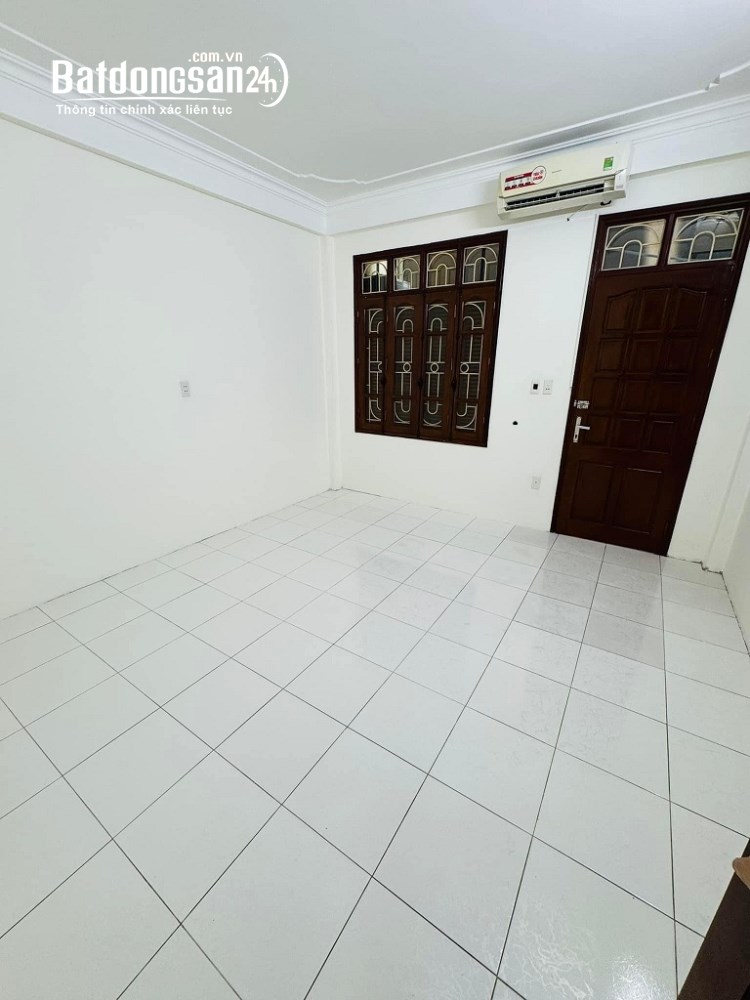 Nhà ngõ 20 phố Nghĩa Đô - Hoàng Quốc Việt. Dt 60m2 x 4 tầng đường rộng để ô tô