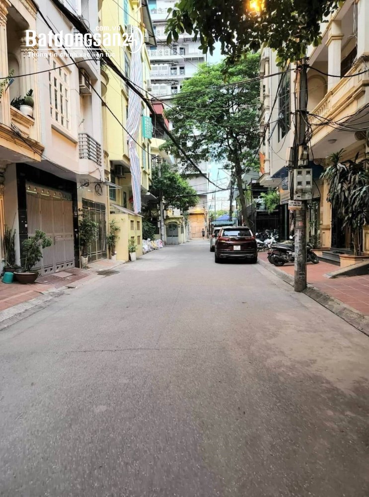 Nhà đẹp phân lô, Trần Quốc Hoàn, Cầu Giấy, Oto tránh, 30m ra phố, 50m2 chỉ 2x tỷ