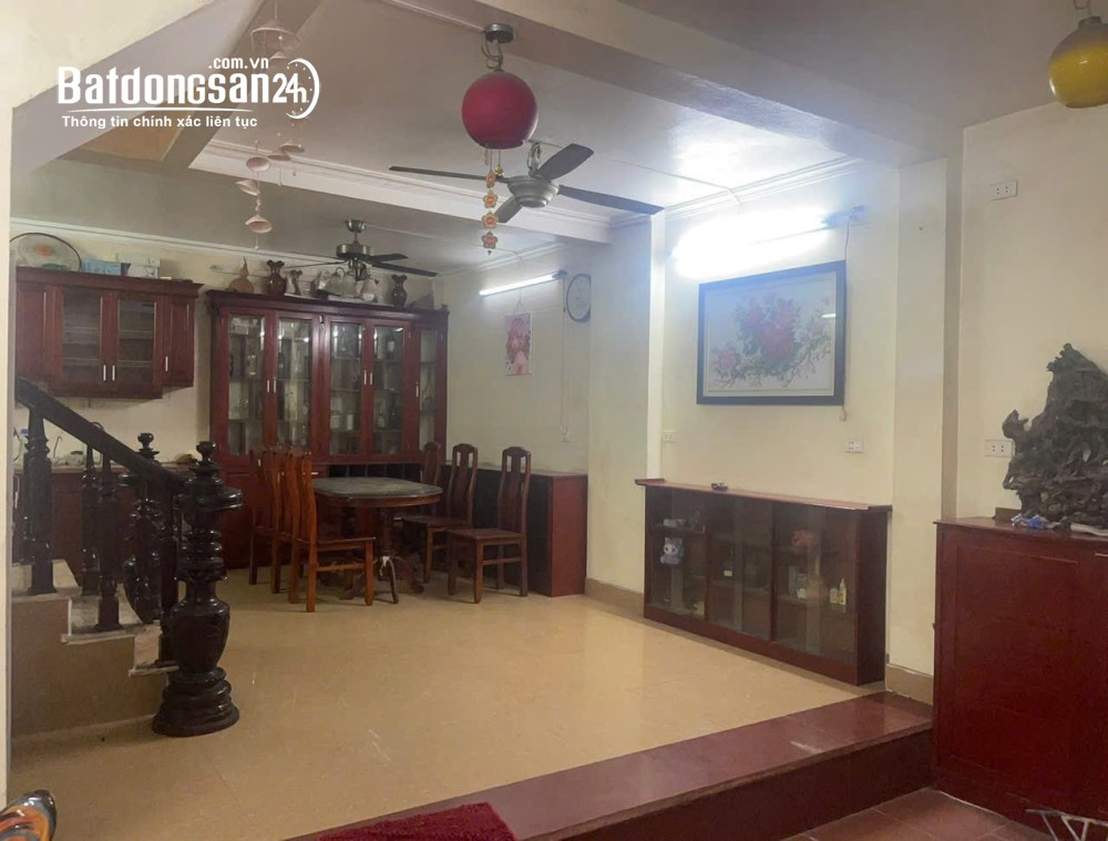Cho thuê nhà nguyên căn ngõ Hoàng Cầu - Ô Chợ Dừa, Đống Đa 42m x 4T giá 15 triệu