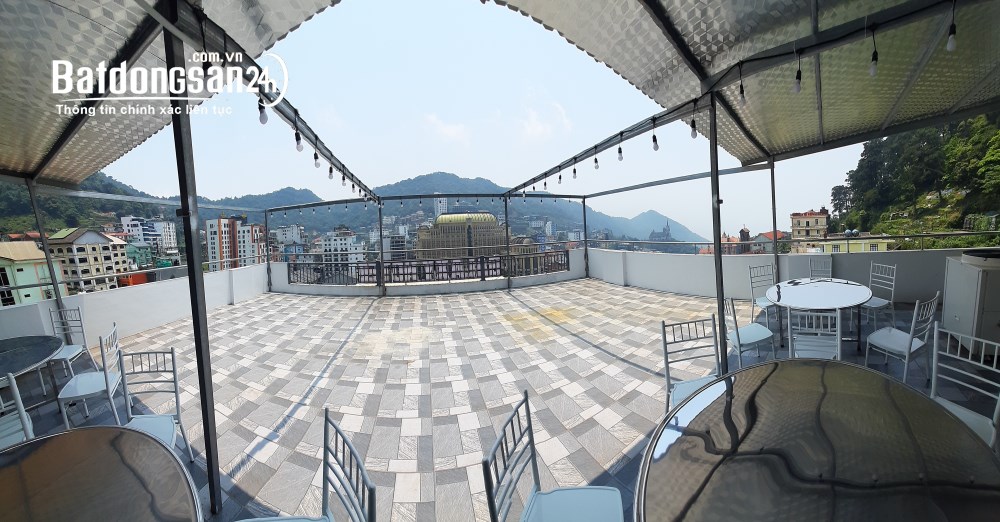 Bán KS 6 tầng view Quảng Trường và Nhà Thờ Tam Đảo, Xã Tam Đảo, SĐCC 246m2, MT 10m