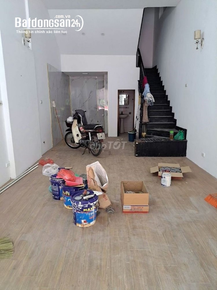 Nhà ngõ 39 phố Phạm Tuấn Tài . Diện tích 40m x 5 tầng xây thông, ngõ rộng 6m