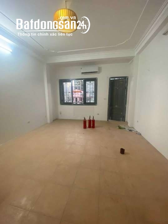 Nhà ngõ 118 phố Nguyễn Khánh Toàn. Diện tích 60m2 x 5 tầng, măt tiền 5m, đường 6m