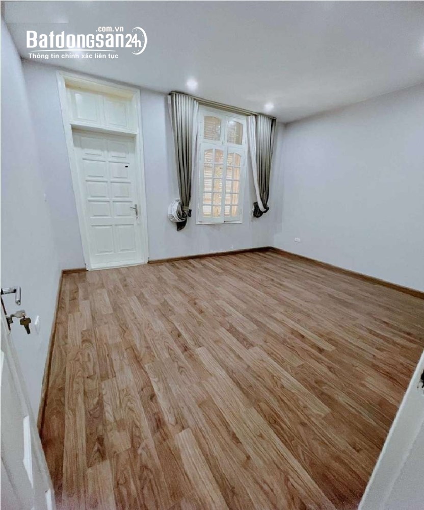 Nhà ngõ 61 phố Phạm Tuấn Tài - Cầu Giấy. Dt 50m2 x 5 tầng ngõ rộng 8m để oto