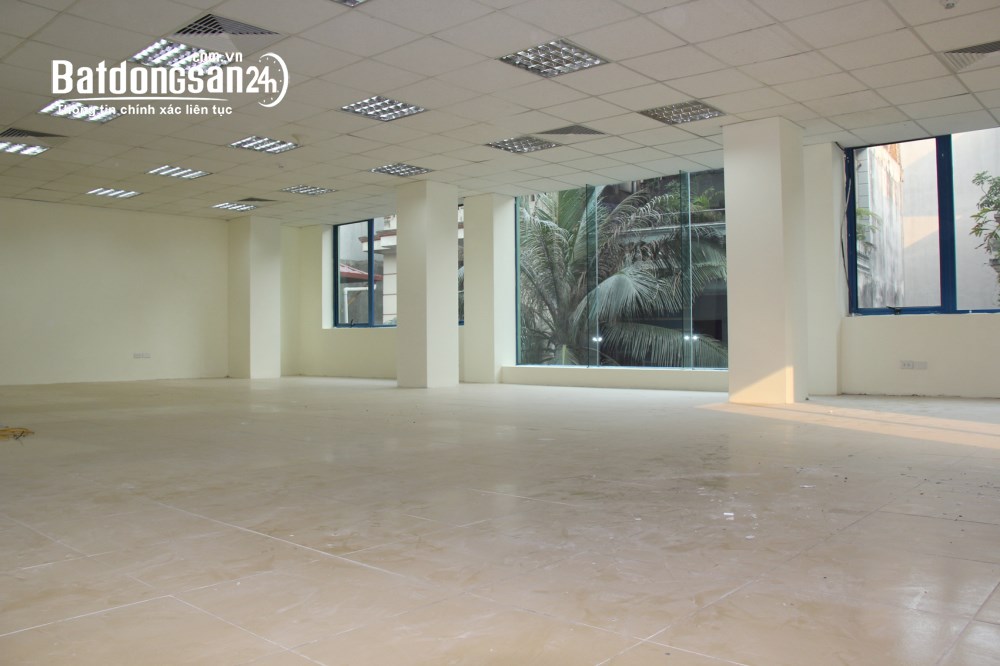 76 và 94m2 VP cho thuê tại số 11 Thái Hà. Giá 19 và 25 triệu/tháng
