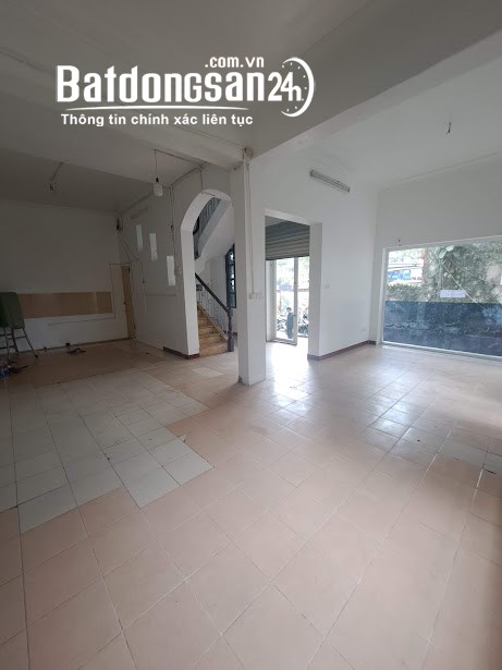 Cho thuê ngõ 5 phố Nguyễn Khánh Toàn - Cầu Giấy, Dt 80m2 x 3 tầng lô góc, đường rộng