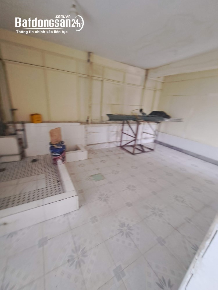 Cho thuê ngõ 5 phố Nguyễn Khánh Toàn - Cầu Giấy, Dt 80m2 x 3 tầng lô góc, đường rộng