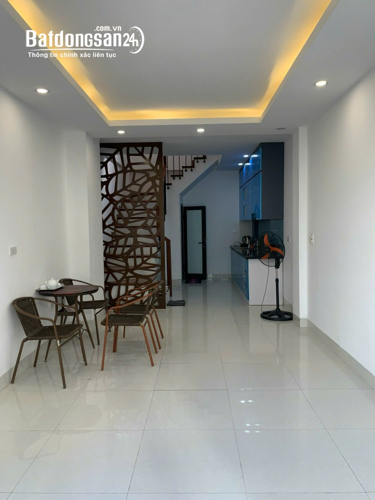 Cho thuê nhà ngõ 406 Hồ Tùng Mậu, Cầu Giấy 35m x 5T giá 16 triệu NHÀ MỚI ĐẸP