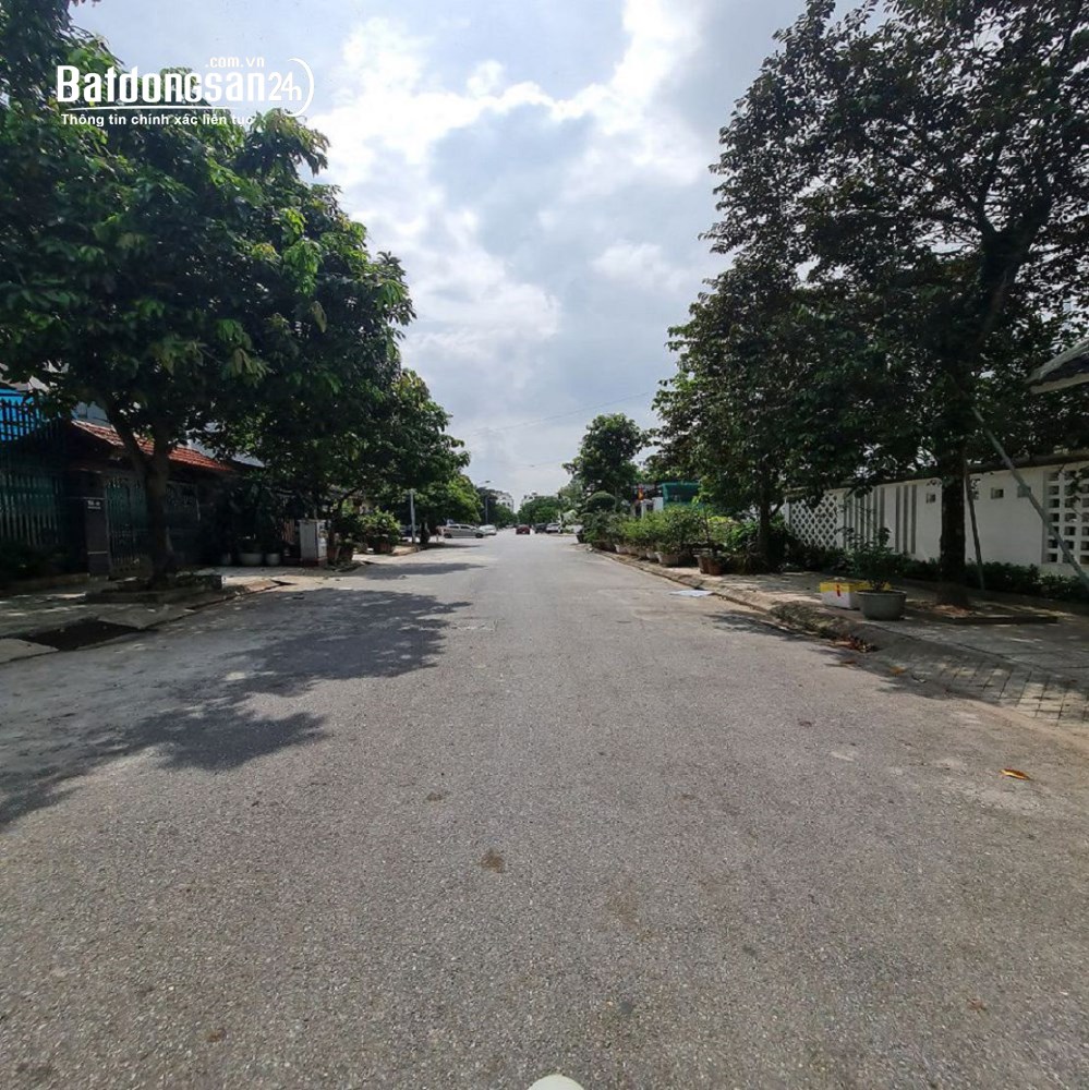 Bán đất Kiêu Kỵ, Gia Lâm, HN. 202m2, mt 8m, ô tô tránh 1x tỷ tiểu học. Lh 0989894845
