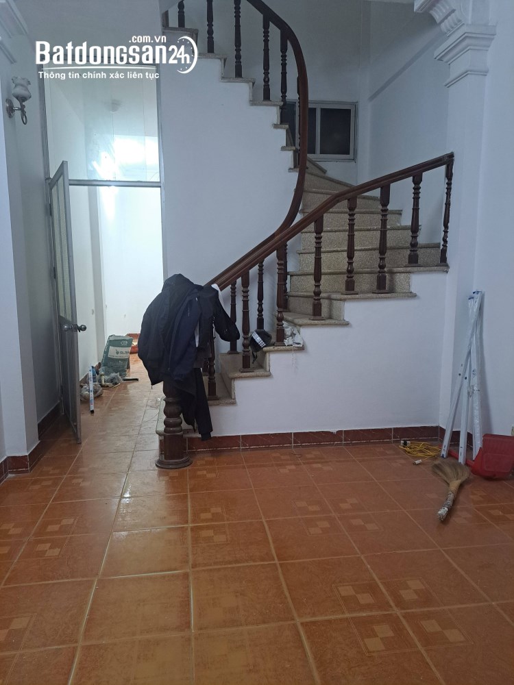Cho thuê nhà Đường Hoàng Quốc Việt, Phường Nghĩa Đô (Q Cầu Giấy cũ), Hà Nội