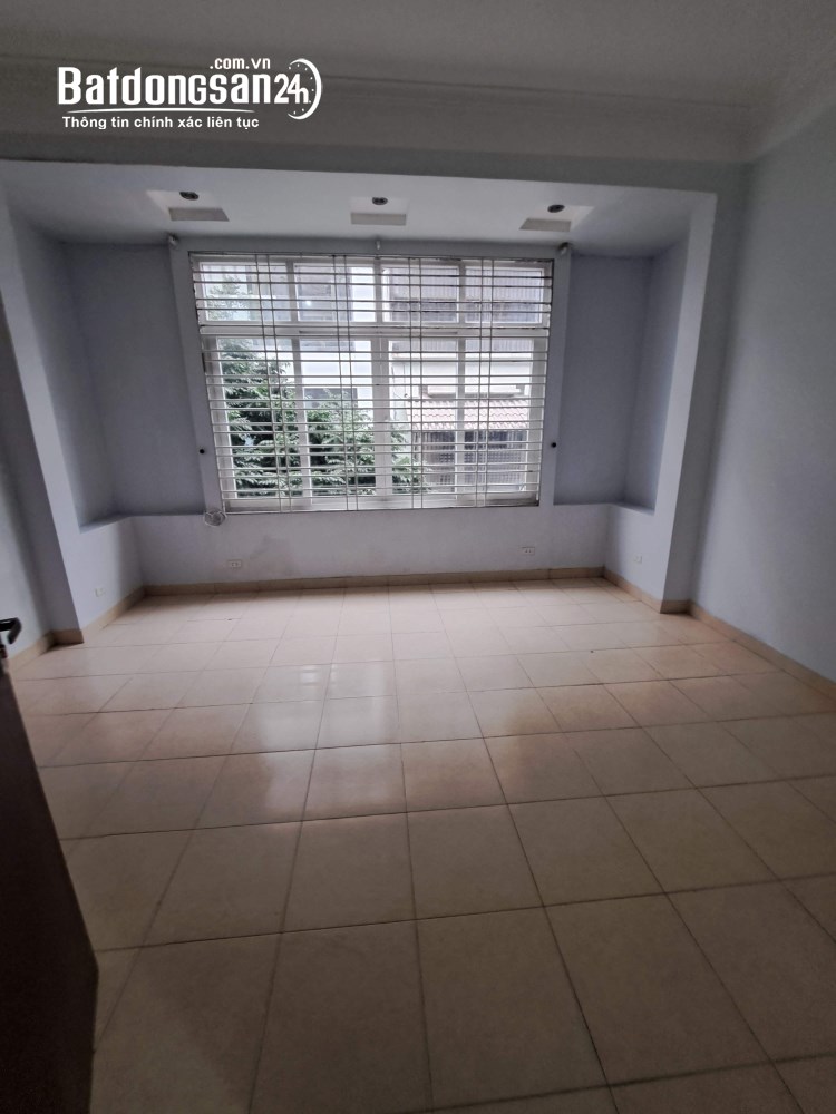 Nhà ngõ 61 phố Phạm Tuấn Tài - Cầu Giấy. Diện tích 55m2 x 5 tầng, đường rộng 8m để xe