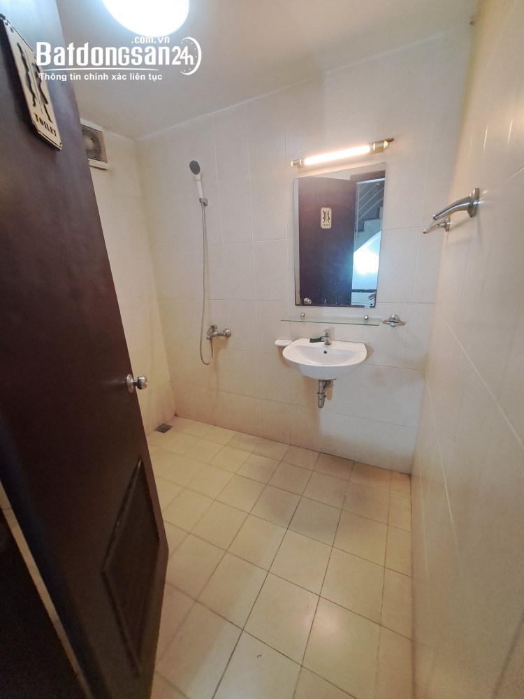 Nhà ngõ 61 phố Phạm Tuấn Tài - Cầu Giấy. Diện tích 55m2 x 5 tầng, đường rộng 8m để xe