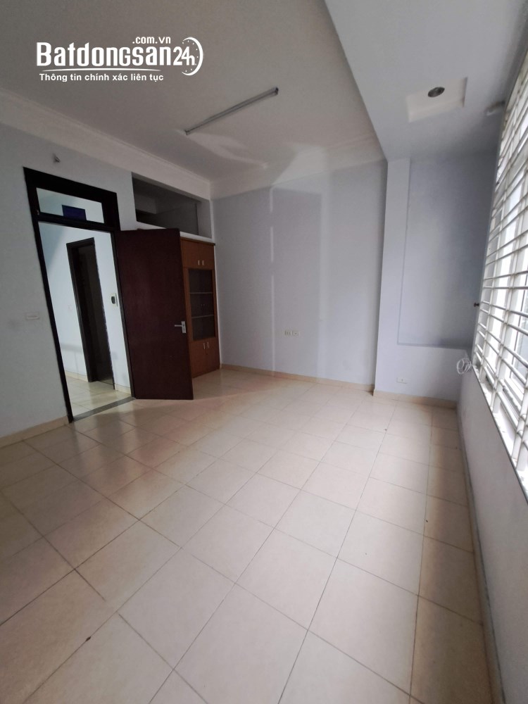 Nhà ngõ 61 phố Phạm Tuấn Tài - Cầu Giấy. Diện tích 55m2 x 5 tầng, đường rộng 8m để xe