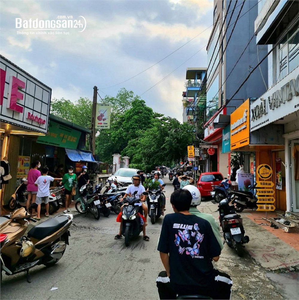 Nhà ở ngay, Kd sầm uất tại chợ SV VNUA, Trâu Quỳ. 100m2 sàn hơn 9 tỷ. Lh 0989894845