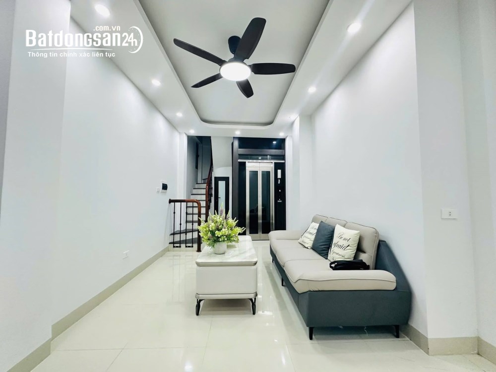 Bán gấp căn nhà đẹp ngõ 766 Đê La Thành – Ba Đình – 32m2  - 6 tầng – Thang Máy – 8,6 