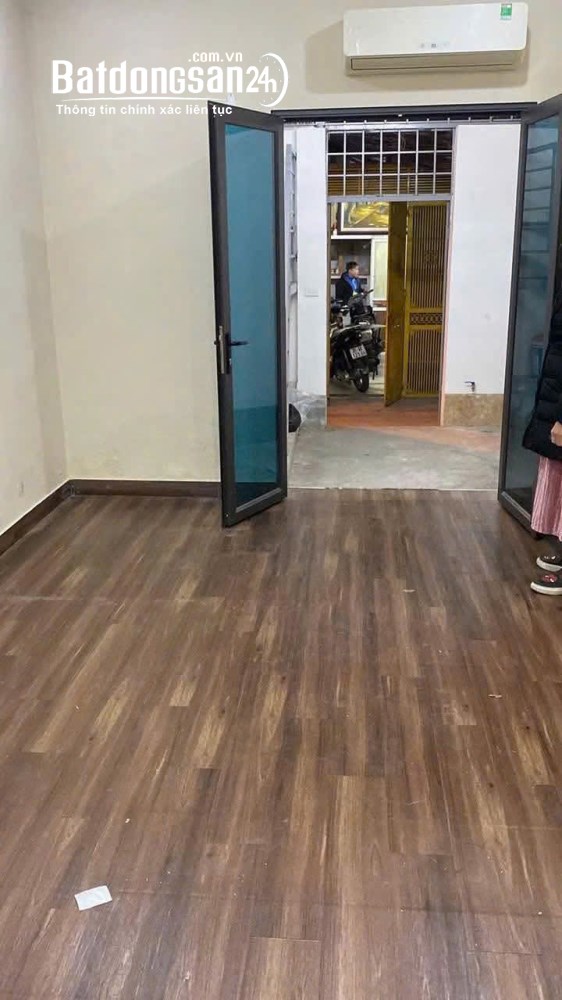 Cho thuê nhà ngõ Lê Thanh Nghị - Bạch Mai quận Hai Bà Trưng 35m x 3T giá 10 triệu