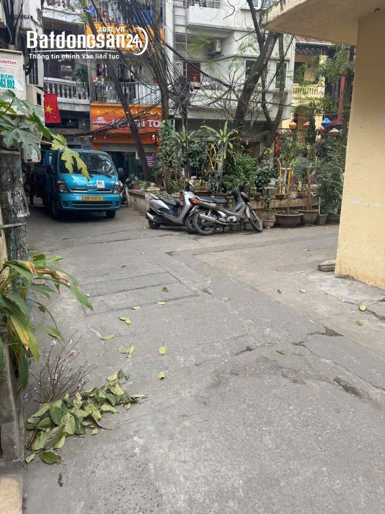 Cho thuê nhà tập thể tầng 1 phố Thái Thịnh, Đống Đa 50M, Ô TÔ - KD giá 10 triệu
