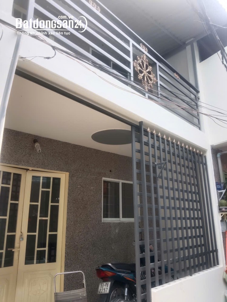 BÁN NHÀ GẦN CHỢ HƯNG LONG BÌNH CHÁNH, 40M2 SHR CHỈ 1 TỶ BAO SANG TÊN. LH:0978402430