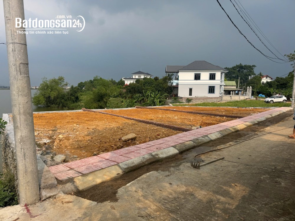 VIEW HỒ TỰ NHIÊN 120M2, GIÁ MỀM, CHỈ 2,X TỶ, đất Xã Phú Cát (H Quốc Oai cũ)